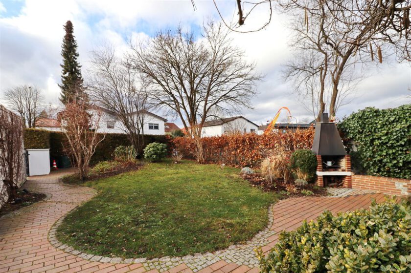 Garten mit Terrasse