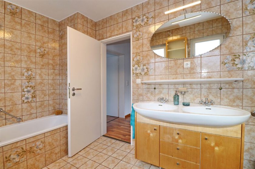 Badezimmer 1.OG