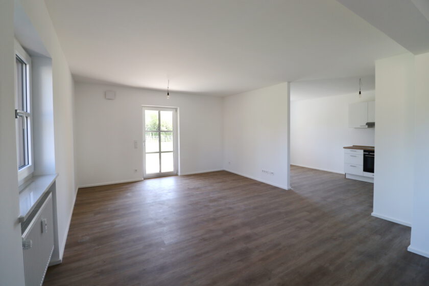 Wohnzimmer mit Blick auf die Terrasse