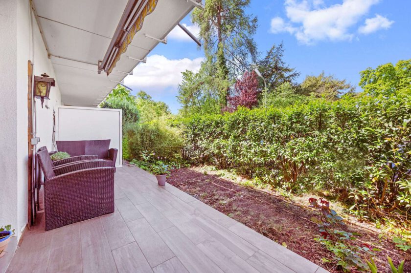 Terrasse mit schönen Garten