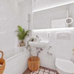 Badezimmer mit Duschwanne