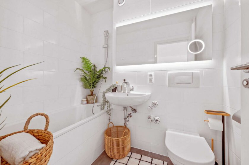 Badezimmer mit Duschwanne