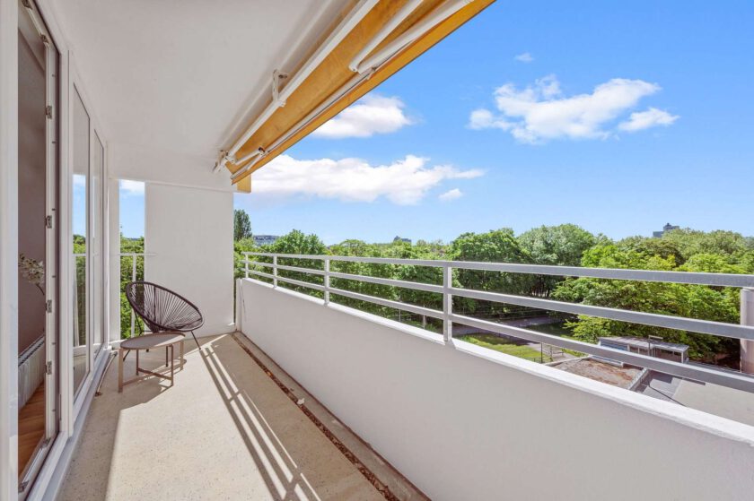 Balkon mit Blick ins Grüne