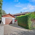 Garage und Außenstellplatz