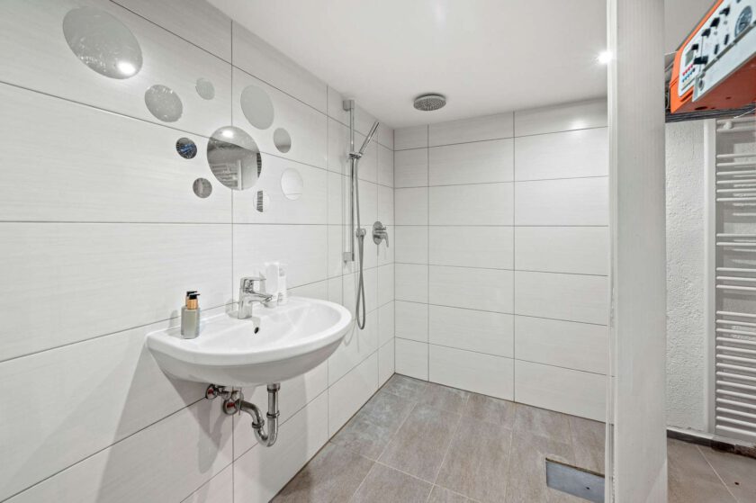 Dusche im Untergeschoss
