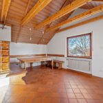 WHG DG Essbereich mit Kachelofen