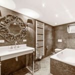 Badezimmer im Untergeschoss