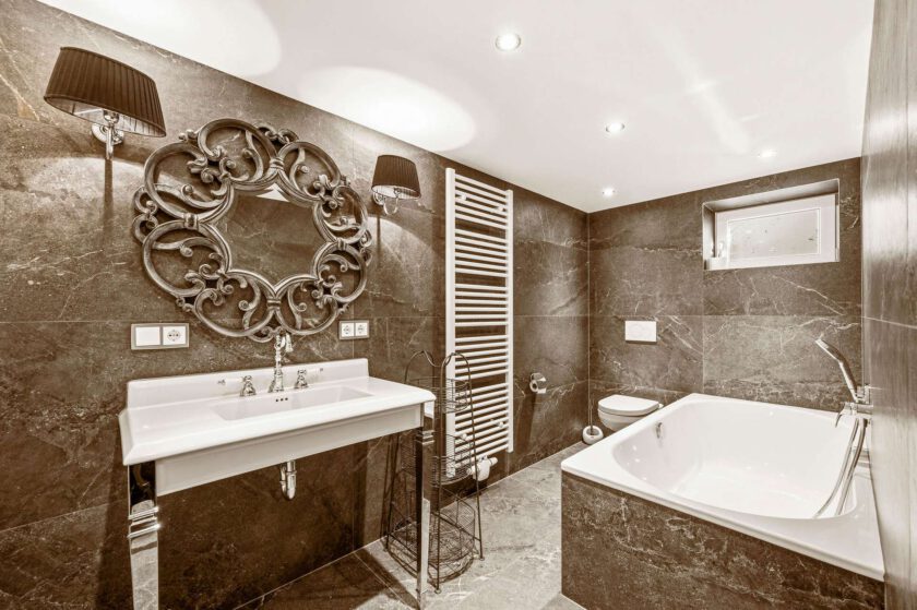 Badezimmer im Untergeschoss