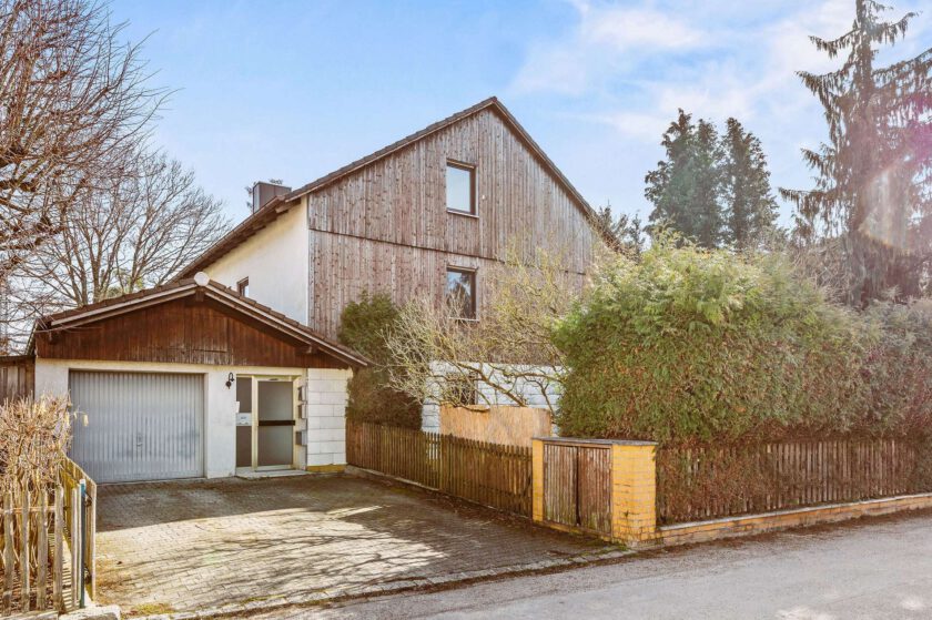 Außenansicht Hauszugang