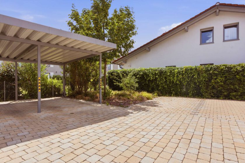 Carport/Außenstellplatz
