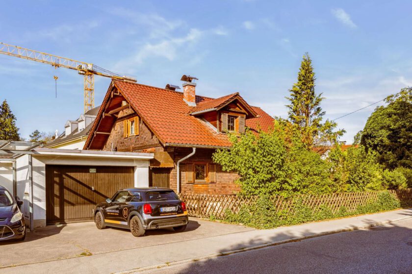 Altbestand mit Garage