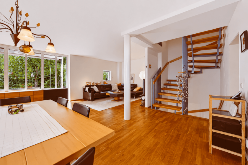 Blick ins Wohnzimmer
